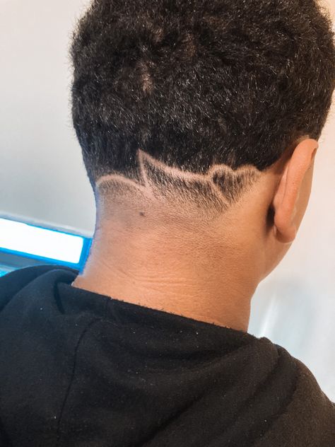 Taper fade desing heart Heart Design Haircut Men, Taper Fade Heart Design, Trait Taper, Motif Taper, Taper Fade Haircut Design, Heart Design Haircut, Taper Design Haircut, Back Taper Design Haircut, Taper Fade Design