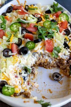 This Low Carb Taco Casserole Recipe is the perfect dinner idea for anyone trying to eat low carb or Keto. A satisfying meal that is quick, easy and nutritious. Make rice to serve on the side and this will be a family favorite weeknight dinner! #tacotuesday #tacorecipes #tacocasserole #ketorecipes- low carb califlower recipes - low carb recipies - recipes low carb - keto dinner - clean keto recipes Low Carb Califlower Recipes, Low Carb Taco Casserole, Clean Keto Recipes, Casserole Low Carb, Low Carb Taco, Healthy Taco, Clean Keto, Low Carb Tacos, Low Carb Casseroles