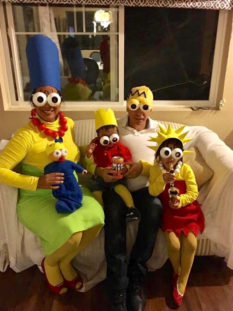 The Simpsons Family Costume DIY Halloween Family Costumes Diy, The Simpsons Family, Ideas Para Halloween, Cute Group Halloween Costumes, Halloween Arts, Halloween Arts And Crafts, Group Halloween Costumes, Costume Diy, Family Costumes