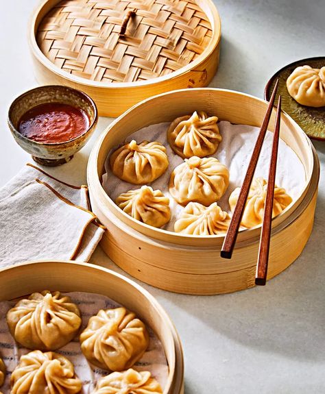 Chinese Steamed Dumplings with Pork and Shiitake Chinese Steamed Dumplings, Dumplings Recipe Chinese, Homemade Dumplings Recipe, Ground Pork Recipes, Steamed Dumplings, Homemade Dumplings, Chinese Dumplings, Cold Weather Food, Healthy Fall