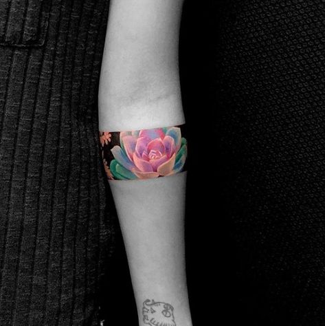 Flower Armband Tattoo, Armband Tattoos For Men, Tattoo Band, Armband Tattoos, Armband Tattoo Design, Tattoo Zeichnungen, Arm Band Tattoo, Tattoo Bracelet, Diy Tattoo