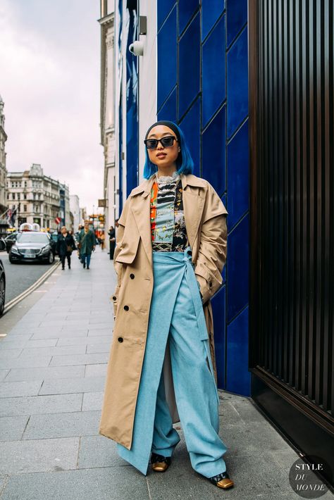 Margaret Zhang Style, Shanghai Fashion Week Street Style, Margaret Zhang, Karmen Pedaru, 2020 Street Style, Reportage Photography, Street Snap, Wide Jeans, Street Look