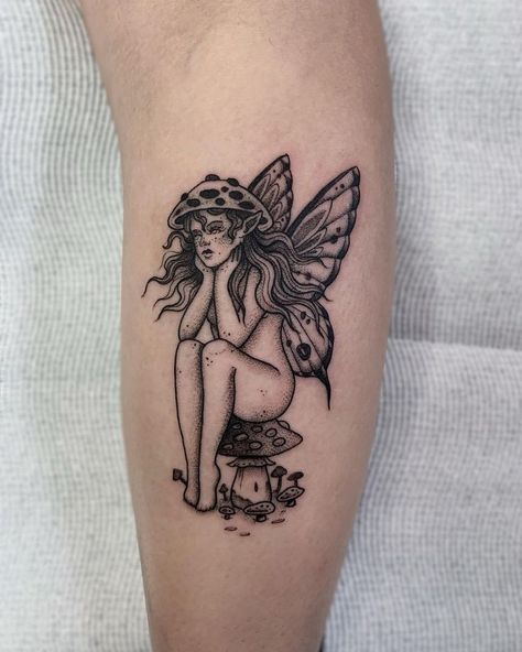 Fairy Tattoo Designs, Mushroom Tattoos, Theme Tattoo, Getting A Tattoo, Spooky Tattoos, Mushroom Fairy, Tattoo Style Drawings, Fairy Tattoo, Minimalist Tattoos