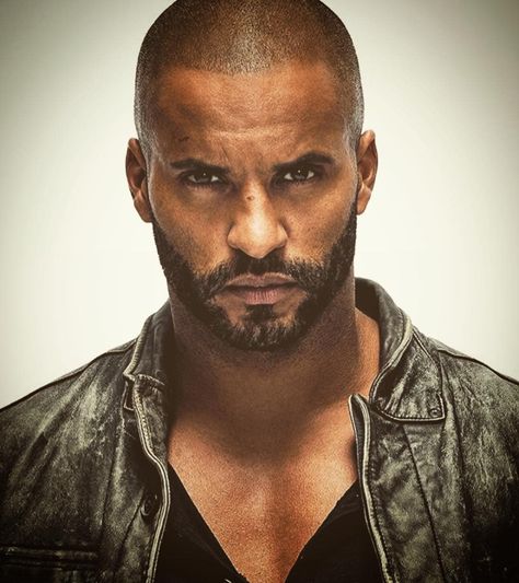 Ricky Whittle The 100, Lincoln The 100, Ricky Whittle, Behind The Camera, American Gods, Bald Head, Amazon Prime Video, British Actors, Whittling