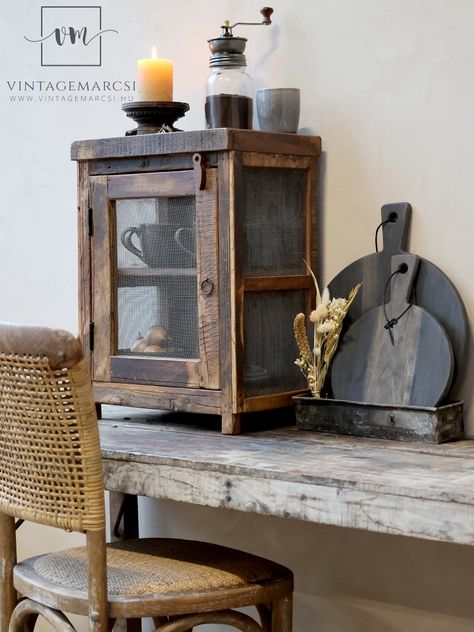 Vintagemarcsi Old Tables, Cozy Cottage Kitchen, Small Console Table, Curio Cabinets, Casa Country, Pie Safe, Primitive Furniture, Ideas Hogar, Concrete Wood