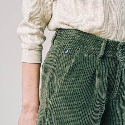 Pleated Pant, Natural Clothing, Concept Clothing, Colored Pants, Green Pants, Pleated Pants, Sustainable Clothing, Corduroy Pants, Jumpers For Women