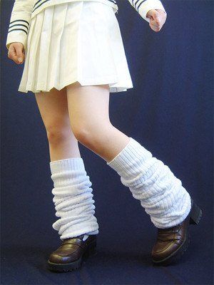 Slouch Socks Outfit, Japanese Legs, Loose Socks, Japanese Uniform, Socks Aesthetic, Slouch Socks, Sock Outfits, Japanese School, White Socks