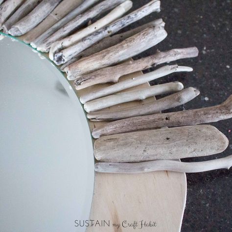 Diy Driftwood Mirror, Diy Driftwood, Hantverk Diy, Driftwood Diy, Driftwood Mirror, Driftwood Art Diy, Starburst Mirror, Driftwood Projects, Driftwood Wall Art