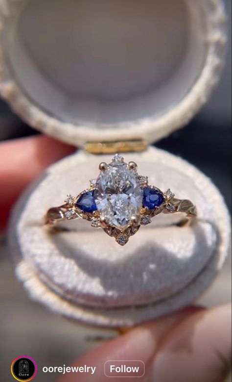 Vintage Rings Antiques, Fairytale Engagement Rings, Pretty Engagement Rings, Cute Engagement Rings, Future Engagement Rings, Engagement Inspo, Briar Rose, Gorgeous Engagement Ring, Unique Engagement Ring