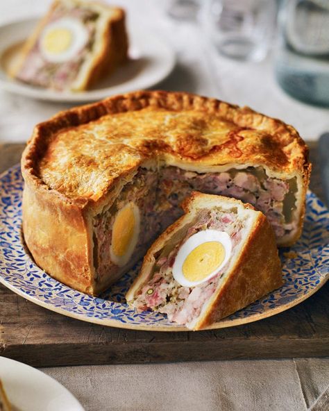 Hot Water Crust Pastry, Perfect Picnic Food, Egg Pie, Savoury Pies, British Recipes, Slice Recipe, Pie Party, Pie Slice, Pork Pie