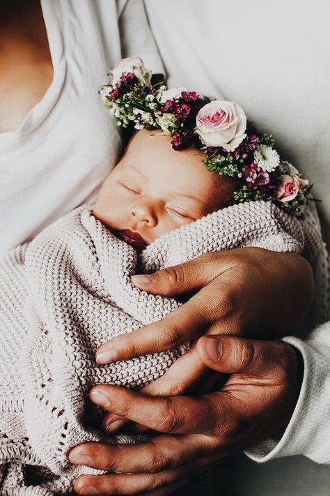 This is Yn and The Boys posts on Instagram about their kids. I sugges… #fanfiction #Fanfiction #amreading #books #wattpad Foto Newborn, Baby Fotografie, Foto Baby, Newborn Shoot, Newborn Baby Photography, Everything Baby, Baby Family, Newborn Pictures, Baby Photoshoot