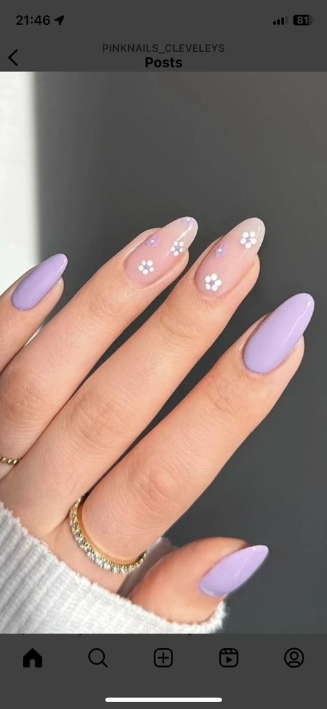 Nails With Lilac Dress, Lilac Hoco Nails, Lavender Nail Inspiration, Short Shellac Nail Ideas, Light Purple Nails Design Short, Light Purple Nails With Flowers, Nail Ideas Acrylic Purple, Nails Lavender Design, Gel Nail Designs Purple