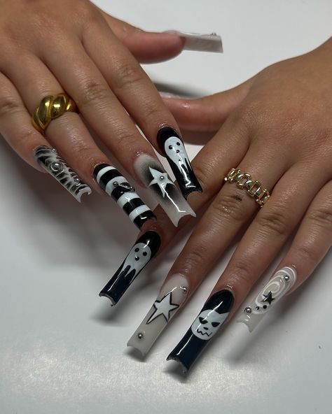 for my soul eater fans ᯓ★🎧ྀི༉‧₊˚🖤༉‧₊˚. client request, please tag inspo — #nailinspo #kawaiinails #nailsofinstagram #explore #757nailtech #dmvnails #virginiabeachnailtech #baddienails #acrylicnails #birthdaynails #757nails #virginiabeachnails #trendynails #explorepage #editorialnails tags - Virginia Beach nail tech 757 nail tech nail inspo explore page editorial nails Soul eater anime Soul Eater Nail Designs, Soul Eater Nails Acrylic, Hxh Nails, Soul Eater Nails, Gangster Nails, Manga Nails, Editorial Nails, Soul Eater Anime, Long Acrylic Nail