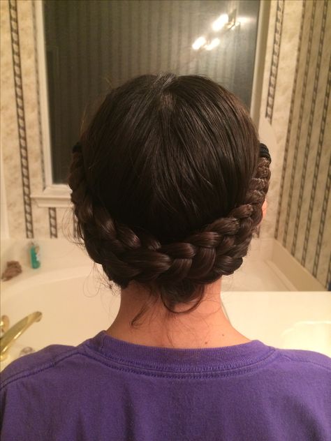 Braid Crown: 1Make two braids on the back of your head 2 Wrap braids around head Back Of Head Braid, Braid Around Head Crowns, Braid Around Head, Wrap Around Braid, Head Braid, Top Braid, Hair To One Side, Romantic Hairstyles, Graduation Hairstyles