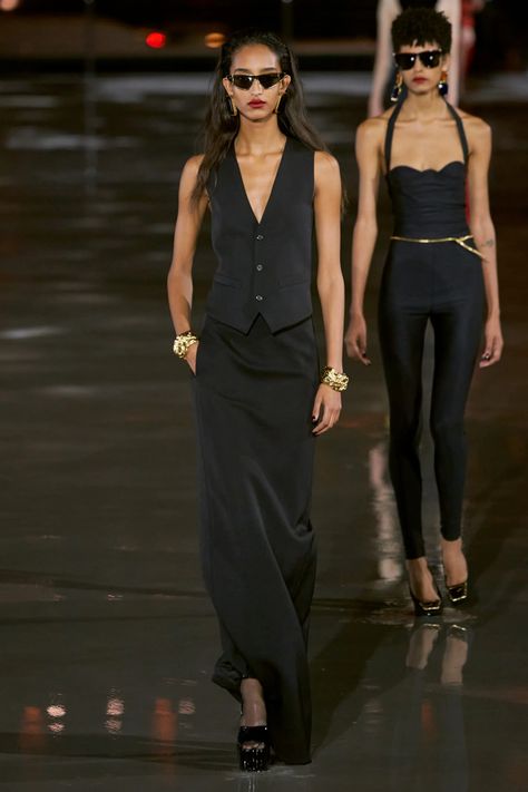 Black Outfits, Anthony Vaccarello, Naomi Campbell, 가을 패션, Runway Models, Kate Moss, Inspiration Mode, Mode Inspiration, Outfits Casuales