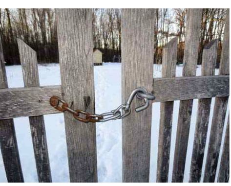 Diy Gate Latch, Barn Door Latch Ideas, Door Latch Ideas, Diy Gate, Farm Gates, Diy Lock, Barn Door Latch, Hobby Farming, Latches Hardware