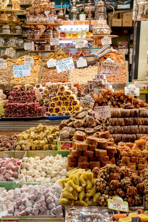 Turkish Sweets, Turkish Baklava, Turkey Travel Guide, Turkish Desserts, Travel Istanbul, Golden Horn, Turkish Kitchen, Best Turkey, Islamic History