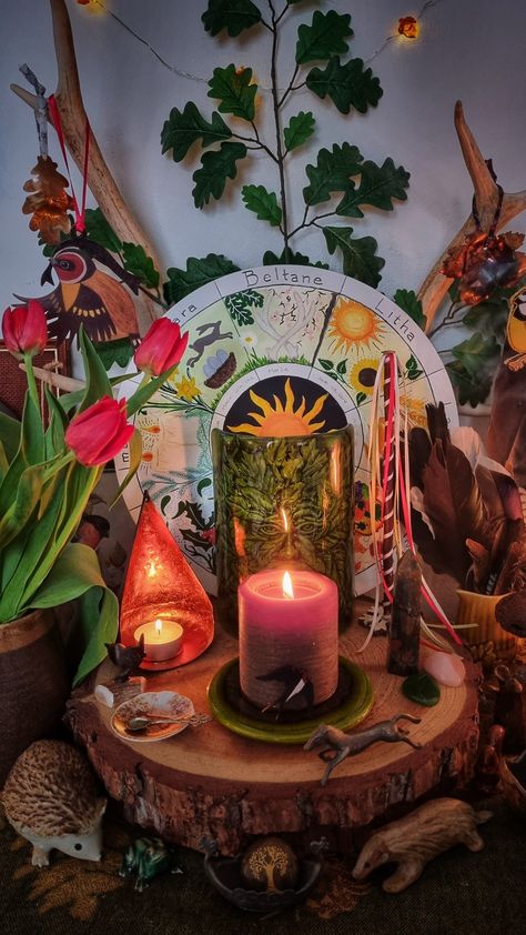 Beltane Altar Mother Nature Altar, Beltane Wallpaper, Modern Satanism, Beltane Decorations, Wiccan Altar Ideas, Pagan Shrine, Celtic Altar, Gaia Altar, Ancestral Medicine