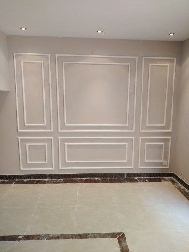 Main Hall Wall Design, Biding Wall Design Living Room, Mdf Molding Design, False Sealing Design For Hall, Pop Wall Moulding Design, Wall Bidding Design, Pop Molding Design On Wall, Wall Texture Design For Hall, Pop Moulding Design On Wall