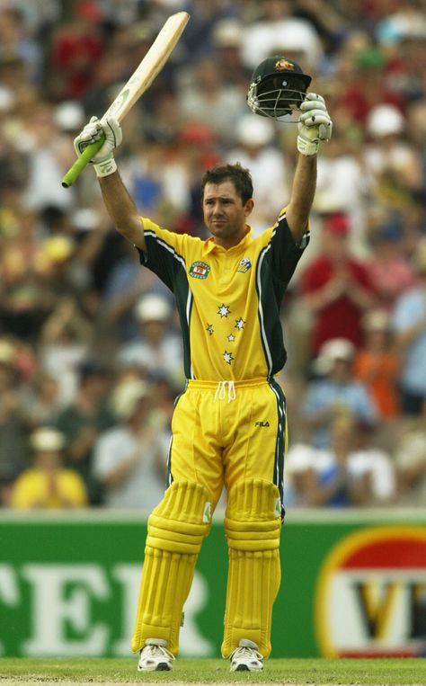 Rickey Ponting......one of the greatest captain and legendary batsman. Cricket Trophy, Cricket Images, Azam Khan, Australia Cricket Team, Cricket Books, Cricket Lover, Australia Cricket, Ricky Ponting, Shane Warne