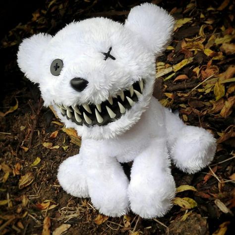 Scary Teddy Bear, Creepy Stuffed Animals, Creepy Toys, Gothic Dolls, Park Sunghoon, Kawaii Plush, Kawaii Plushies, Creepy Dolls, Cute Stuffed Animals