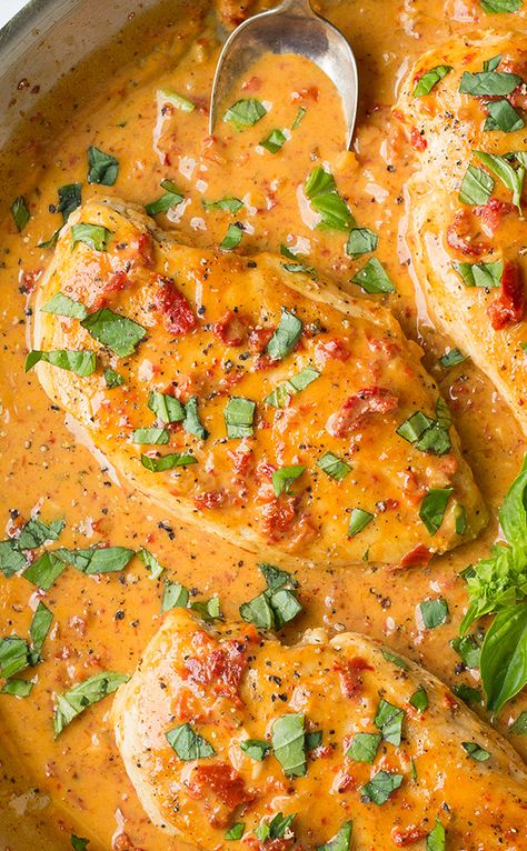 Skillet Chicken with Creamy Sun Dried Tomato Sauce - Dinner can never be too tomatoey, too creamy or too saucy for me. So this will do just fine. Creamy Sun Dried Tomato Sauce, Chicken Tomato Sauce, Creamy Sauce For Chicken, Sun Dried Tomato Sauce, Chicken Tomato, For Two, For One, Crockpot Healthy, Recipes For