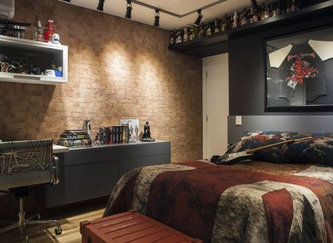 Reforma de apartamento: 5 ideias para acertar Cozy Small Bedrooms, Small Bedroom Designs, Mens Bedroom, Dekorasi Kamar Tidur, 아파트 인테리어, Charles Eames, Boys Bedrooms, Home Room Design, Bed Room