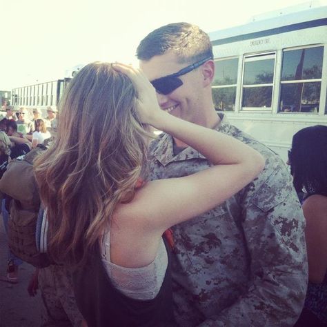 Marine Homecoming, Future Military, Military Husband, Everyday Happy, Military Homecoming, 1st Responders, Military Girlfriend, Army Strong, Military Girl