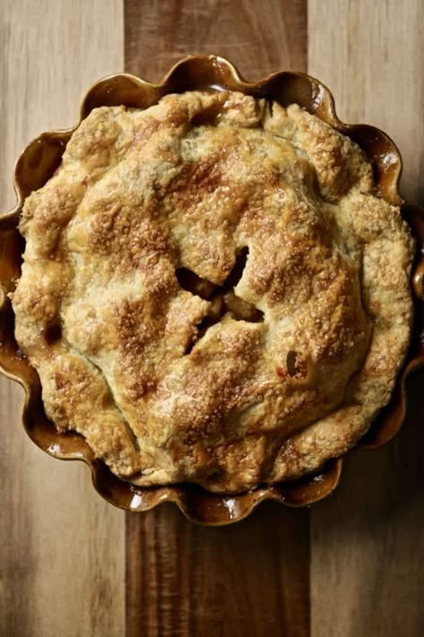 The BEST BROWM BUTTER APPLE PIE. The only Apple Pie recipe you will ever need! Brown Butter Apple Pie, Yummy Pie Recipes, Perfect Apple Pie, All Butter Pie Crust, Apple Caramel, Best Apple Pie, Easy Pie, Apple Filling, Pie Crust Recipes