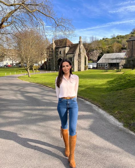 English Countryside Outfit Fall Fashion, English Country Style Outfits Autumn, Fall Knee-high Boots With Round Toe For Country Events, Country Side Outfit Girl, English Countryside Autumn, Countryside Outfit, Fairfax And Favor, Countryside Style, Country Style Outfits