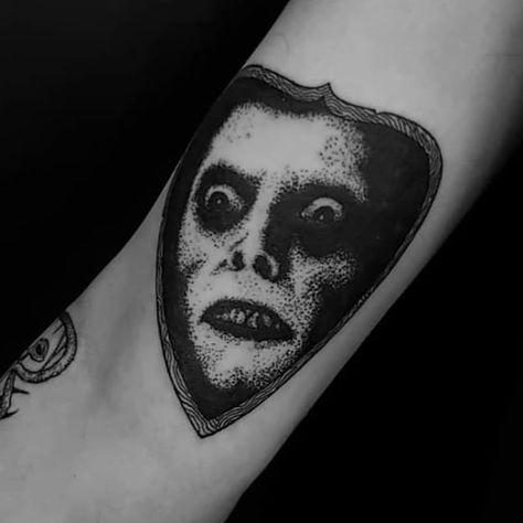 Enya Tattoos, The Ring Tattoo Horror, Durag Styles, Scary Tattoo Ideas, Sheet Music Tattoo, Arte Hippy, Red Dragon Tattoo, Horror Movie Tattoos, Movie Tattoos