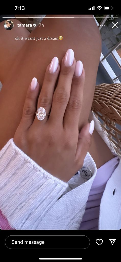 Celeb Wedding Rings, Emma Macdonald Engagement Ring, Wedding Ring Nails, Emma Mcdonald Ring, 4ct Diamond Ring, Olivia Culpo Engagement Ring, Big Oval Wedding Rings, Engagement Rings Huge, Huge Engagement Rings