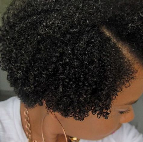 Natural Hair For Beginners: Everything You Need to Know Short Natural Curls, 3c Natural Hair, Enhance Natural Curls, Natural Hair Moisturizer, Natural Hair Ideas, Diy Wedding Hair, Natural Hair Short, Hair Short Cuts, Natural Hair Short Cuts