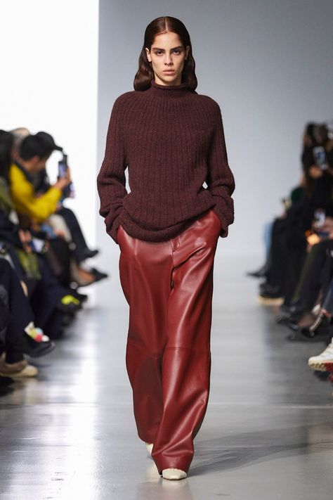 Gauchere Fall 2024 Ready-to-Wear Runway, Fashion Show & Collection Review [PHOTOS] Paris Fashion Week Runway, Fall Winter 2024, Knitwear Fashion, Runway Trends, Mode Inspo, Fall Fashion Trends, Fashion Show Collection, Winter 2024, Knit Fashion