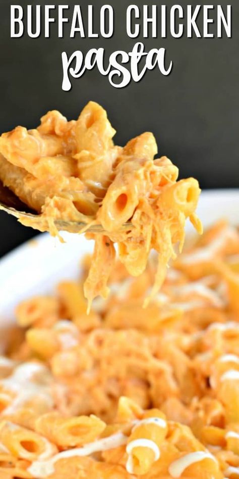 Buffalo Chicken Pasta Buffalo Pasta, Chicken Pasta Casserole, Pasta Casserole Recipes, Easy Chicken Dinner, Easy Buffalo Chicken, Buffalo Chicken Pasta, Diner Recept, Pasta Casserole, Chicken Dip