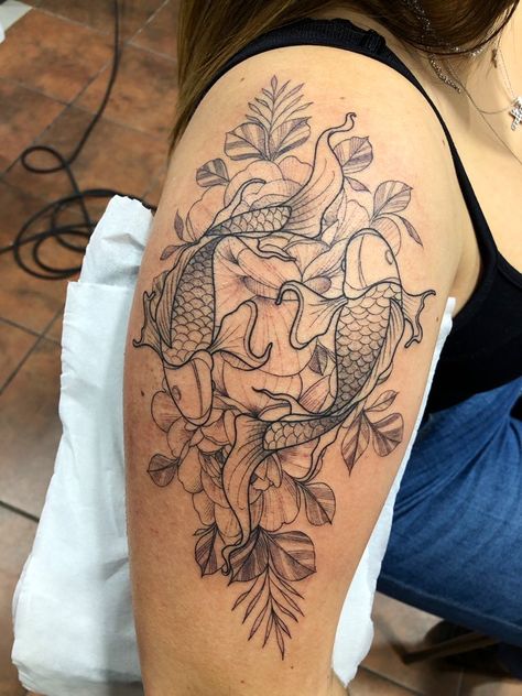 Pisces Arm Tattoo, Koi Fish Tattoo On Arm, Koi Fish Shoulder Tattoo, Koi Fish Arm Tattoo, Sleeve Ideas For Women Tattoo, Pisces Fish Tattoo, Sternum Tats, Pisces Fish Tattoos, Body Doodles