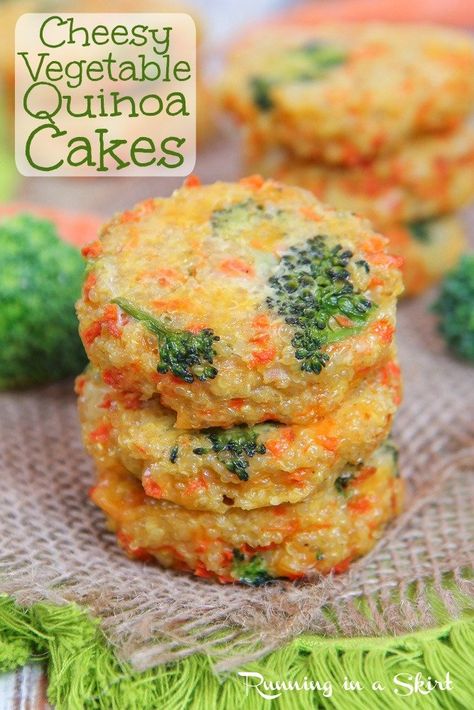 Cheesy Broccoli Quinoa Cakes recipe - only 6 Ingredients! This the best veggie quinoa patties or quinoa cakes recipe. Easy, healthy and delicious. Simple vegetarian main course recipes. / Running in a Skirt #quinoa #cheese #broccoli #healthy #vegetarian Kids Healthy Meals, Cheesy Broccoli Quinoa, Quinoa Cakes, Quinoa Patties, Broccoli Quinoa, Quinoa Cake, Vegetarian Main Course, Easy Baby Food Recipes, Toddler Recipes