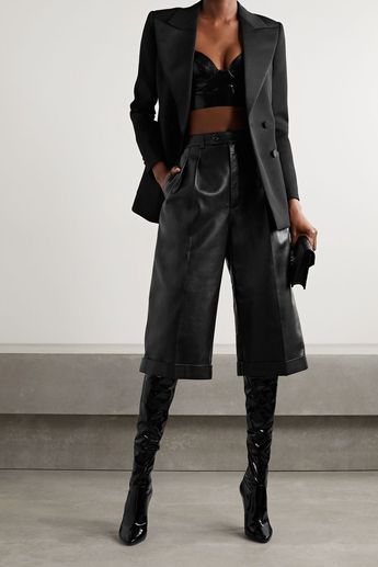 Saint Laurent Blazer, Cooler Look, Looks Chic, Sporty Chic, Edgy Outfits, Mode Inspiration, Black Crop, Outfits Casuales, Black Outfit