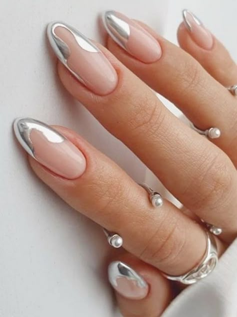 silver chrome abstract tips Beyonce Nails, Disco Nails, Money Nails, Nails Neutral, Silver Nail Designs, Metallic Nail Art, Nail Designs Ideas, Mauve Nails, Silver Nail Art