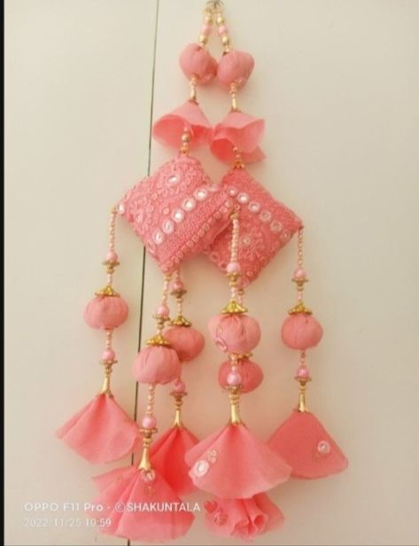 Latkan Designs Tassels, Blouse Latkan Designs, Latkan Designs, Latkan Design, Tassels Fashion Clothing, Designer Tassels, Saree Tassels Designs, Latest Blouse Designs Pattern, Diy Fabric Jewellery