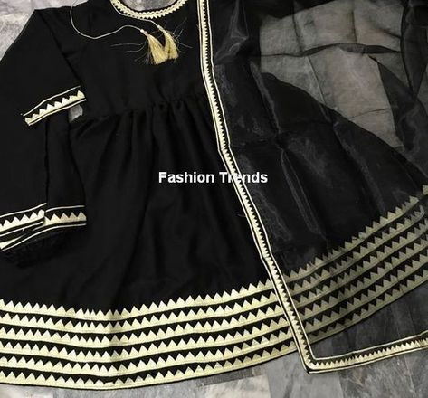 Short Frock Style Dress Design Short Frocks Design, Kurti Design Ideas, Latest Kurti Design, Design Kurti, Short Frocks, Black Frock, Frocks Design, Short Frock, Frock Style