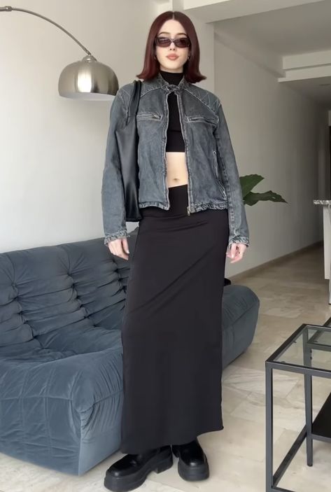 Jean Jacket Jean Skirt Outfit, Modest Alt Outfits, Grunge Coat, Milan Outfits, Luxury Outfit, Black And White Outfit, Rock Fashion, Basic Outfits, Mode Inspiration