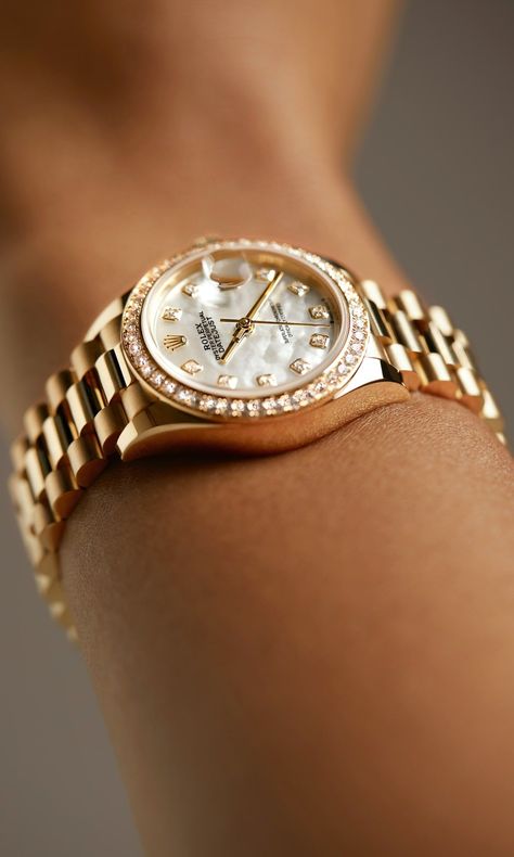 Elevate your style with our exquisite jewelry collection! 💍✨ Click the link to explore stunning pieces that will enhance any outfit. From elegant necklaces to eye-catching earrings, find the perfect accessories to showcase your unique personality. Don’t wait—discover the beauty of jewelry that transforms your look today! 😃😁🤣 Gold Rolex Women, Rolex Datejust Women, Rolex Presidential, Rolex Wrist Watch, Rolex Oyster Perpetual Datejust, Rolex Watches Women, Rolex Women, Gold Rolex, Gold Watches Women