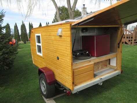 Small Enclosed Trailer, Diy Teardrop Camper, Home Made Camper Trailer, Micro Camper Diy, Tiny Camper Trailer, Campsite Ideas, Diy Teardrop Trailer, Teardrop Trailer Plans, Building A Teardrop Trailer