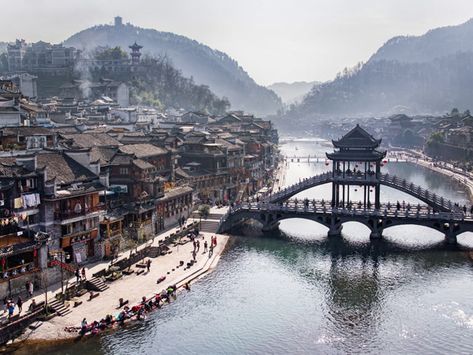 Fenghuang Ancient Town, Phoenix Old City in Xiangxi of Hunan Tang Dynasty Architecture, Chinese Aesthetic, China Architecture, Mountain City, Nature Tour, Chinese Architecture, Fantasy City, Ancient China, China Travel