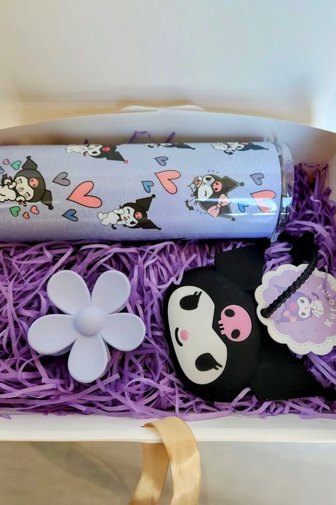 Kuromi Gift Basket, Kuromi Gift Ideas, Kuromi Gifts, Aesthetic Gift Wrapping, Purple Kuromi, Flower Claw Clip, Kitty Birthday Party, Hello Kitty Birthday Party, Birthday Basket