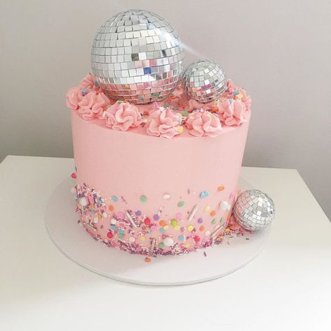 The Dessert Studio on Instagram: “Nothing like a disco ball to get the party started!!” Pink Vintage Cake, Disco Cake, Taylor Swift Birthday Party Ideas, Pink Birthday Cake, Disco Birthday Party, Taylor Swift Birthday, Ball Birthday, Meringue Buttercream, 13th Birthday Parties