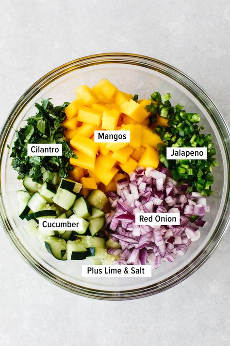 Mango Salsa Salad, Mango Salsa Recipe Easy, Recipes With Mango, Chunky Salsa Recipe, Mango Salsa Recipe, Salsa Salad, Mango Salsa Recipes, Mango Avocado Salsa, Salsa Bowls