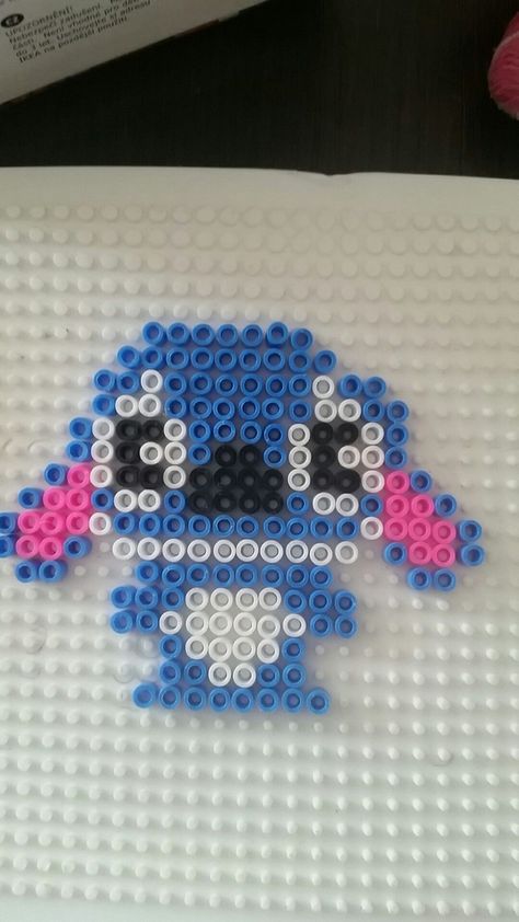 Perler Beads Stitch Disney, Cute Pyssla Ideas, Pyssla Ideas Cute Easy, Melt Bead Ideas, Pearl Beads Ideas Easy, Iron Bead Designs, Hamma Beads Ideas Easy, Pearl Bead Patterns, Iron Beads Ideas Easy