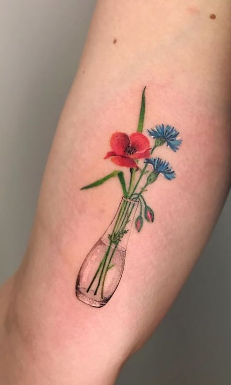 Ciotka Zu flower Tattoo Blood Red Colour, England Tattoo, Vase Tattoo, Flor Tattoo, Poppy Flower Tattoo, Carnation Tattoo, Tattoos 2024, Simple Flower Tattoo, Bottle Tattoo